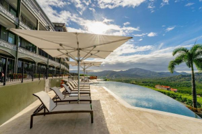 360 Splendor 208F- Ocean View Condo, Breakfast Included